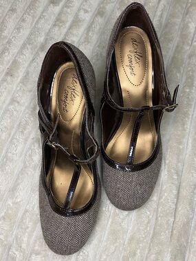 Women’s Brown Herringbone Mary Jane Heels